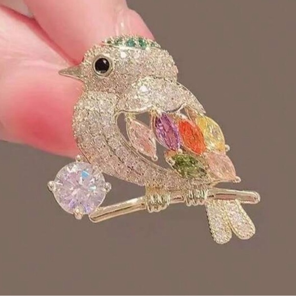 Elegant Multicolor Crystal Bird Brooch - Picture 3 of 5
